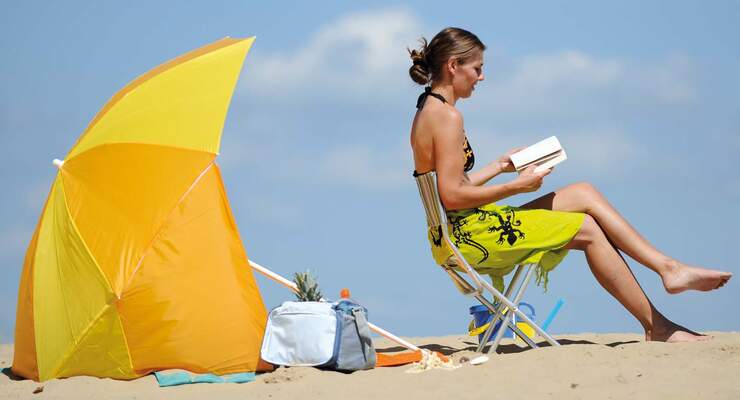 Besonders Familien mit kleinen Kindern wissen vor allem den Schutz vor Sonne und Wind zu schätzen. Easy Camp hat mit der Modellreihe Sommer Produkte für den Urlaub und Festivalbesuch entwickelt.
