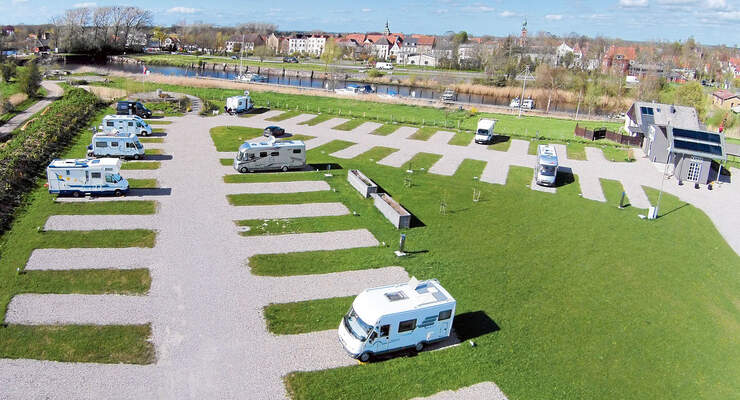 Der Platz von oben