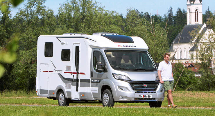 Klare Kante zeigt Adria beim neu aufgelegten Compact.